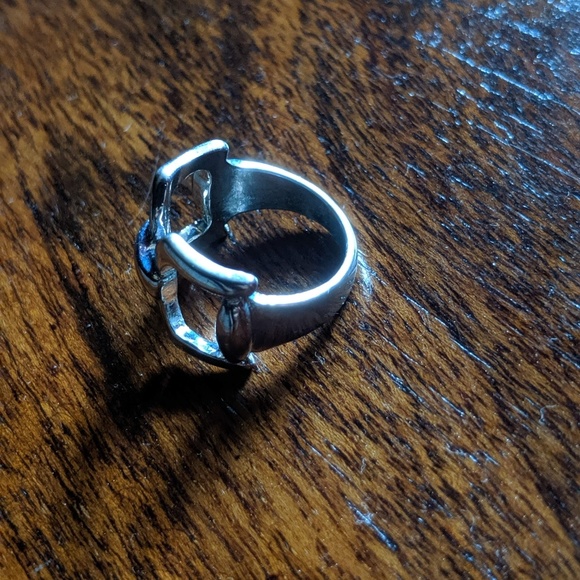 Bow Ring - Picture 2 of 5